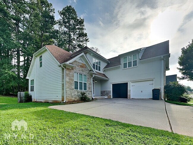 Building Photo - 100 Red Branch Dr
