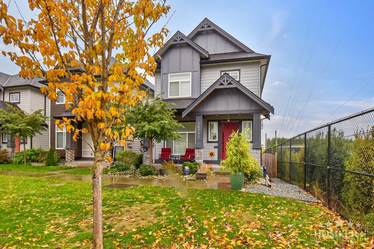 Primary Photo - Bright & Spacious ­– 2 Bed / 1 Bath Baseme...