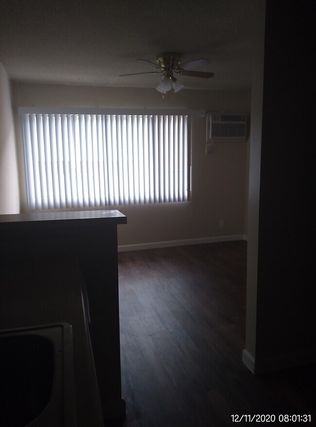 Building Photo - 4450 Overland Ave
