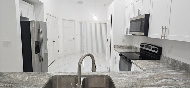 Building Photo - 4767 Jordan Ave S