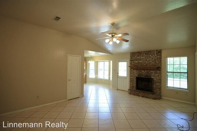 Building Photo - 4 br, 2 bath House - 4601 Frontier Trail