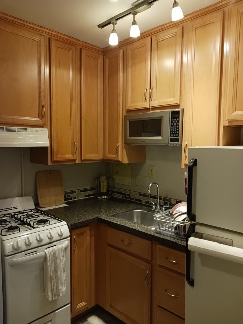 Primary Photo - 801 N Pitt St