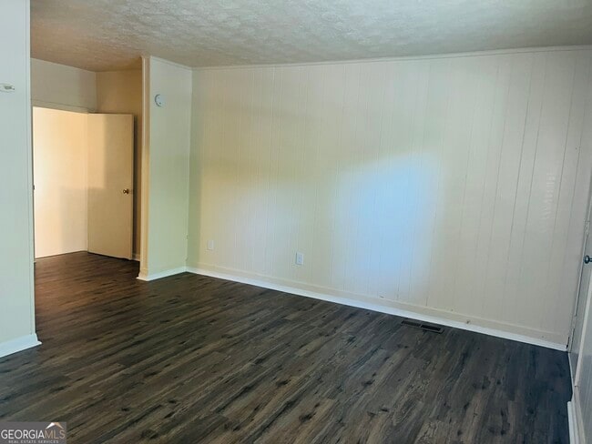 Building Photo - 45 Westgate Cir