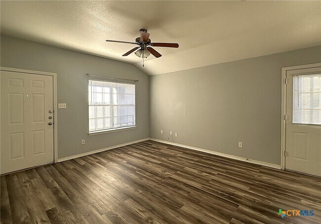 Foto del edificio - 2710 Ashley Dr