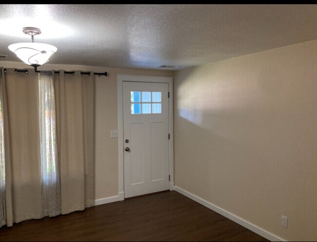 Foto del edificio - 2895 Rogue River Hwy