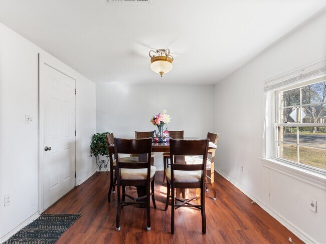 Foto del edificio - 2520 1st St