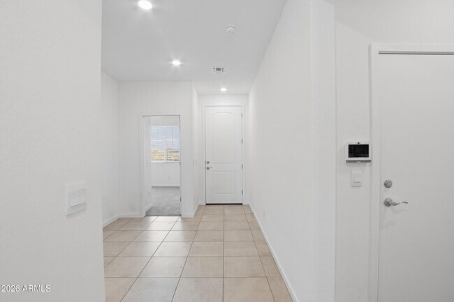Foto del edificio - 25293 W Wayland Dr