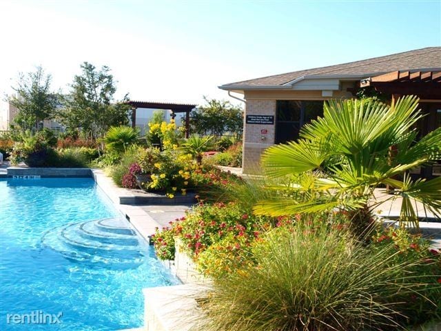 Building Photo - 701 Leora Ln