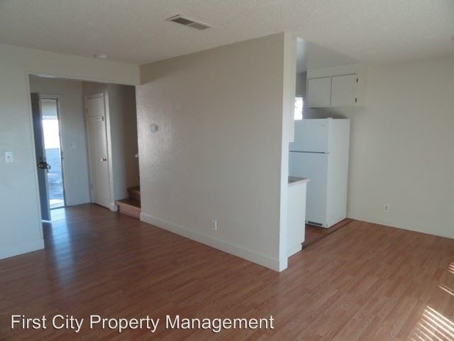 Building Photo - 17 Lunsford Dr