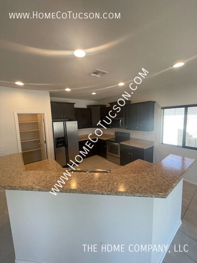 Building Photo - 21277 E Freedom Dr: Three Bedroom Home Ava...
