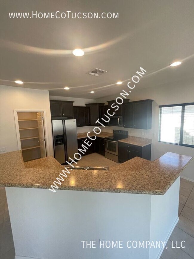 Foto del edificio - 21277 E Freedom Dr: Three Bedroom Home Ava...