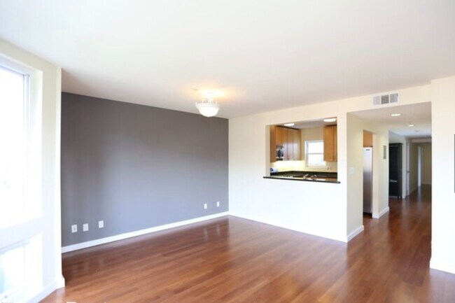 Dining area with kitchen - 3215 21st St