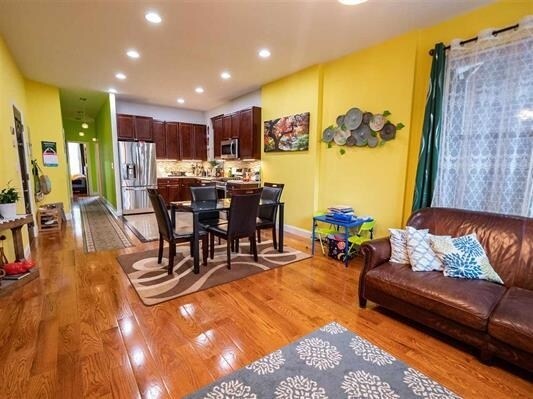 Foto del edificio - 428 75TH St
