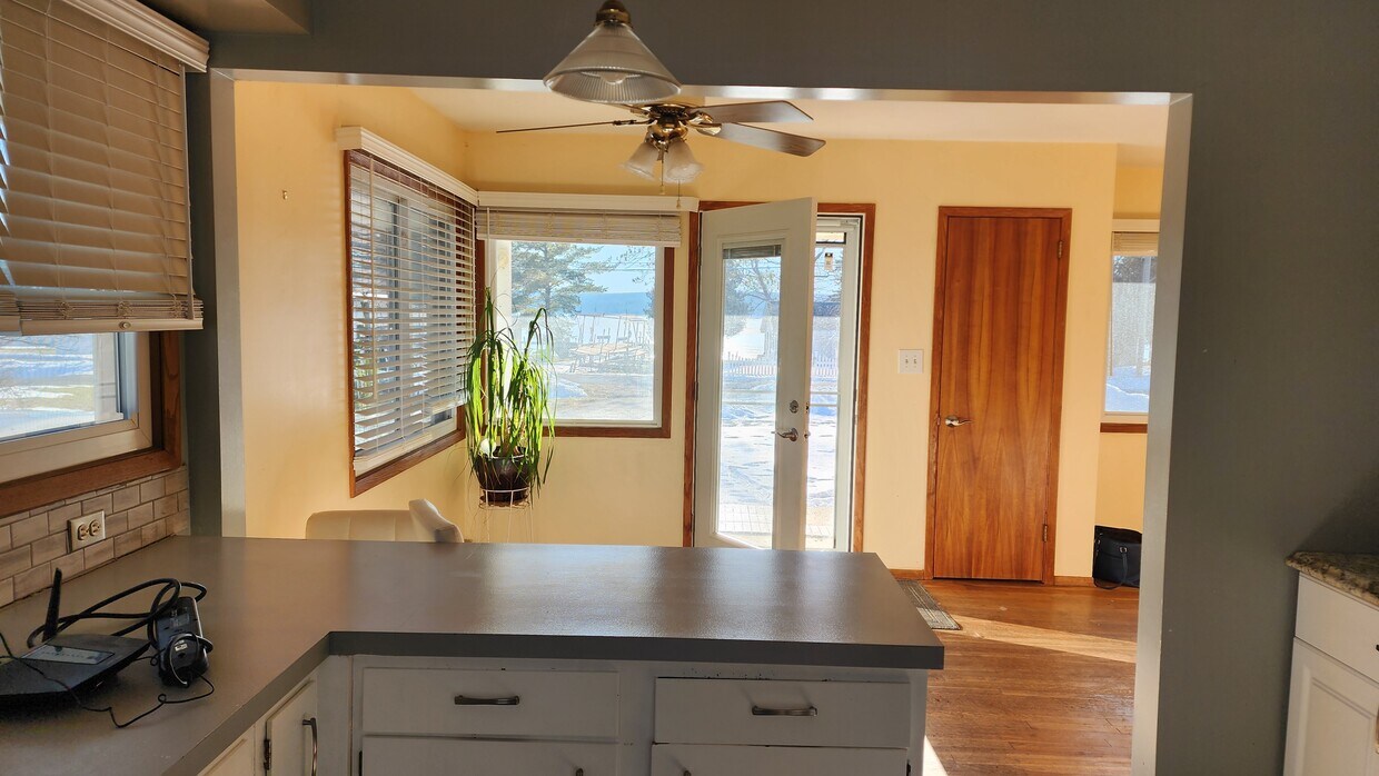 Foto principal - 6832 Madison St