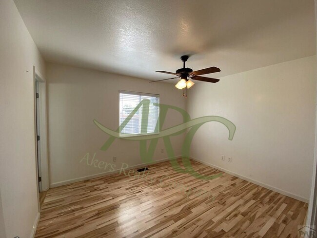 Building Photo - 160 E Eads Dr