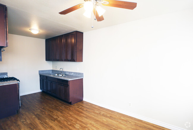 1BR, 1BA-Kitchen - Windsor Apartments