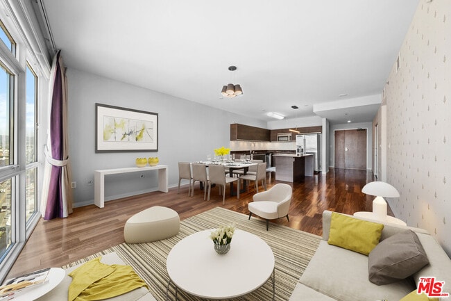 Foto del edificio - 3785 Wilshire Blvd