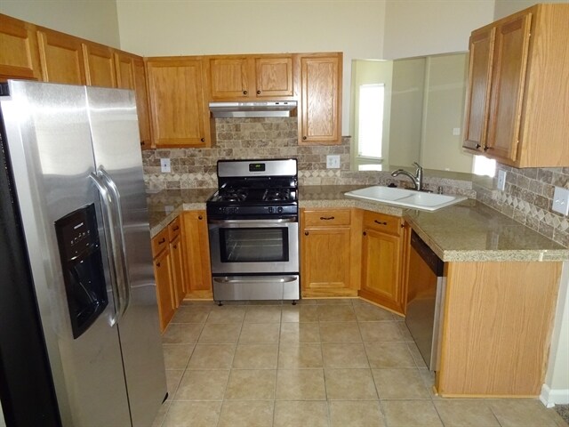 Building Photo - 4848 Lake Park Lane