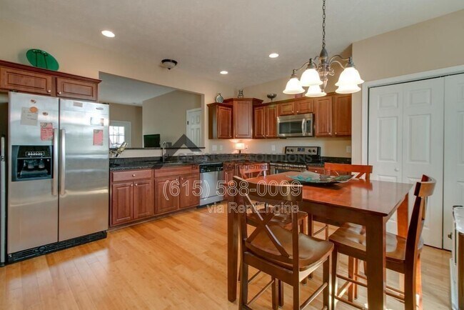 Foto del edificio - 921 Spence Enclave Ct