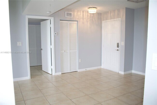Building Photo - 2721 Ocean Club Blvd