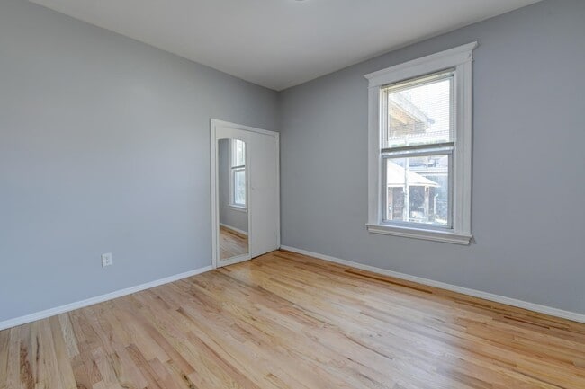 Building Photo - 433 74th St