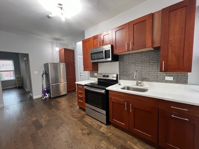 Primary Photo - 2324 N California Ave