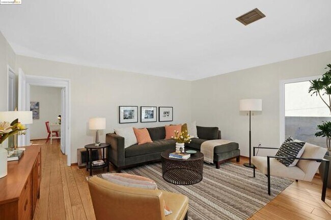 Foto del edificio - 24639 Leona Dr