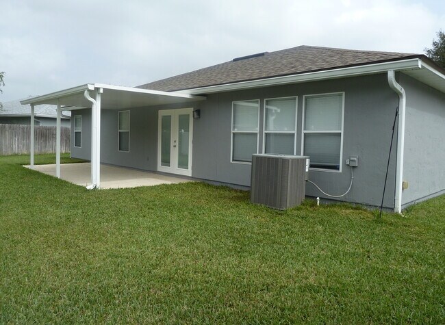 Foto del edificio - 9152 Redtail Dr