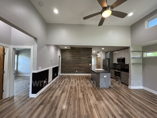 Foto del edificio - 204 Hodge Cir