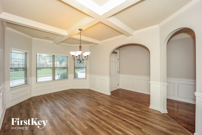 Building Photo - 340 Sylvan Loop