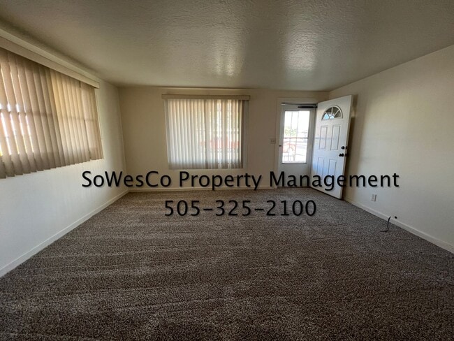 Building Photo - Three Bedroom Two Bath Home in Central Farmington