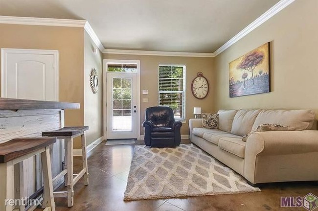 Foto del edificio - 1 br, 1 bath  - 888 S Kenilworth Pkwy Apt 4D