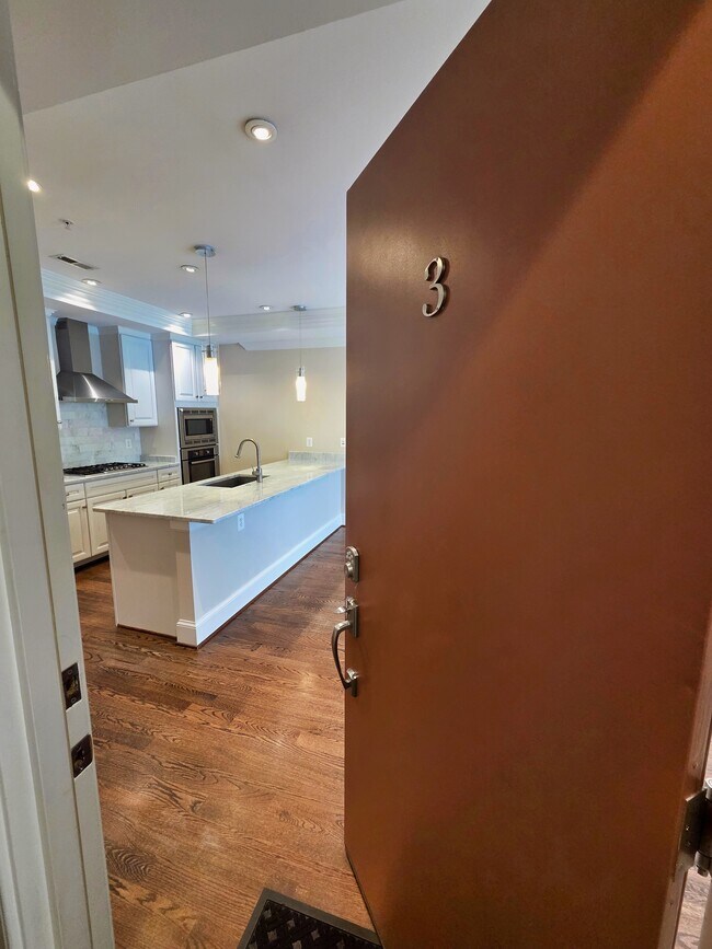 Foto del edificio - 2446 Ontario Rd NW