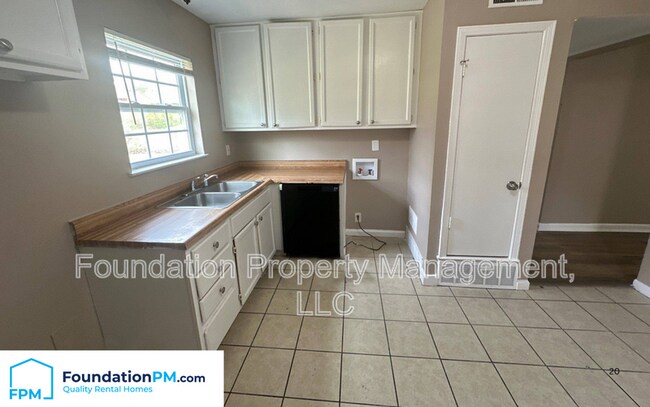 Foto del edificio - 3766 Windy Ave