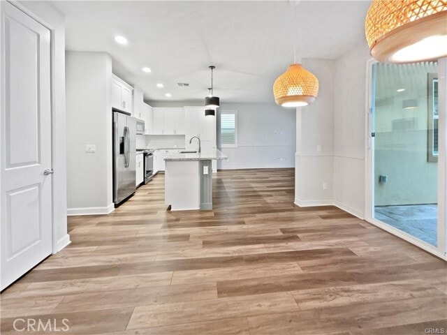 Building Photo - 38352 Windingwalk Dr
