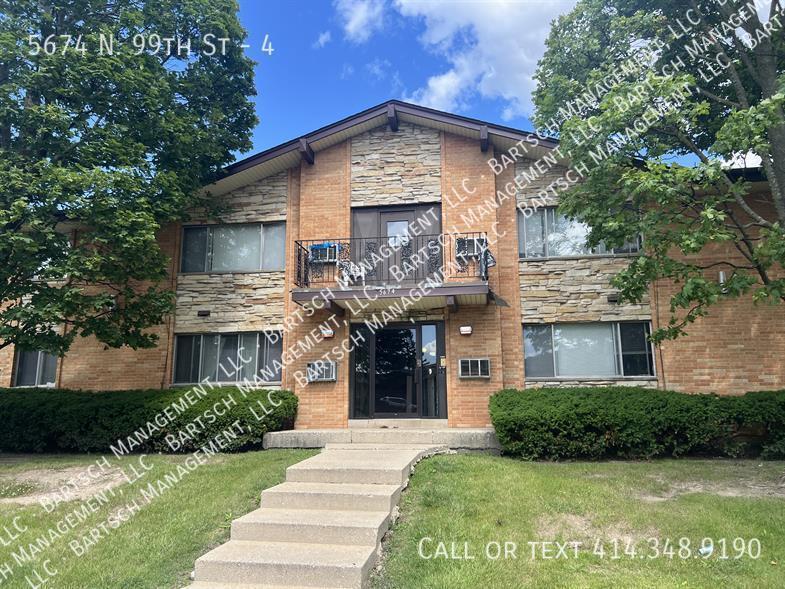 Primary Photo - 5674 N 99th St