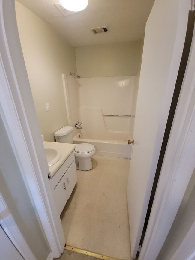 Building Photo - 2 bedroom/1 bath duplex in Pike Co