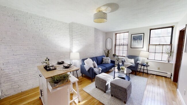 Building Photo - 17 Grove St