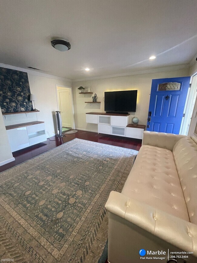 Foto del edificio - 3 br, 2 bath House - 351 Bartlett Ave
