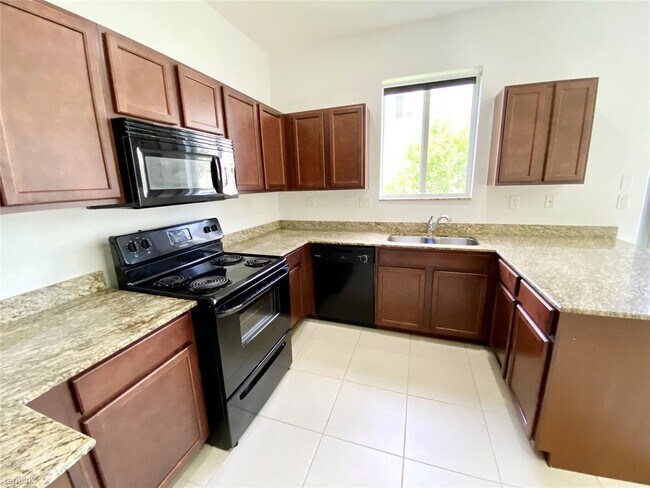 Building Photo - 3 br, 2.5 bath House - 21479 NW 14th Ct