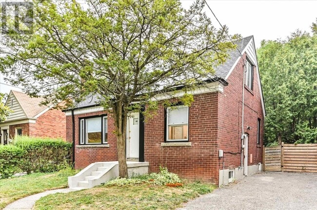Building Photo - 19 Plaxton Dr