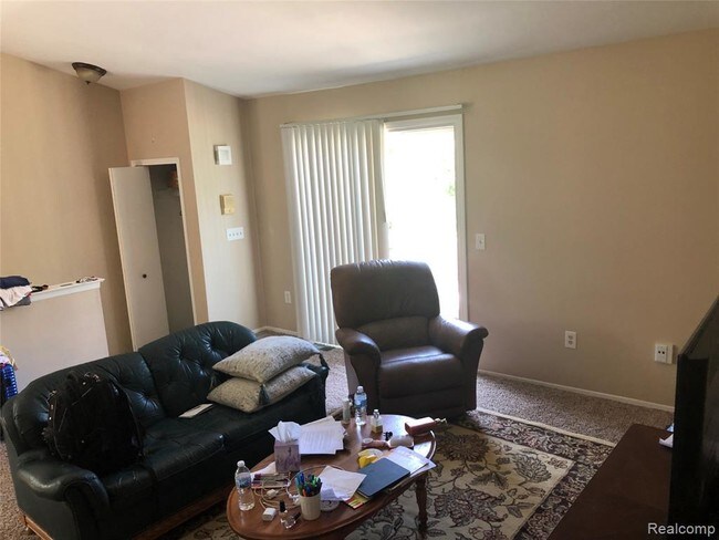 Foto del edificio - 2120 Hidden Meadows Dr