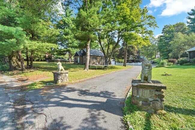 Building Photo - 3 Boyles Ct