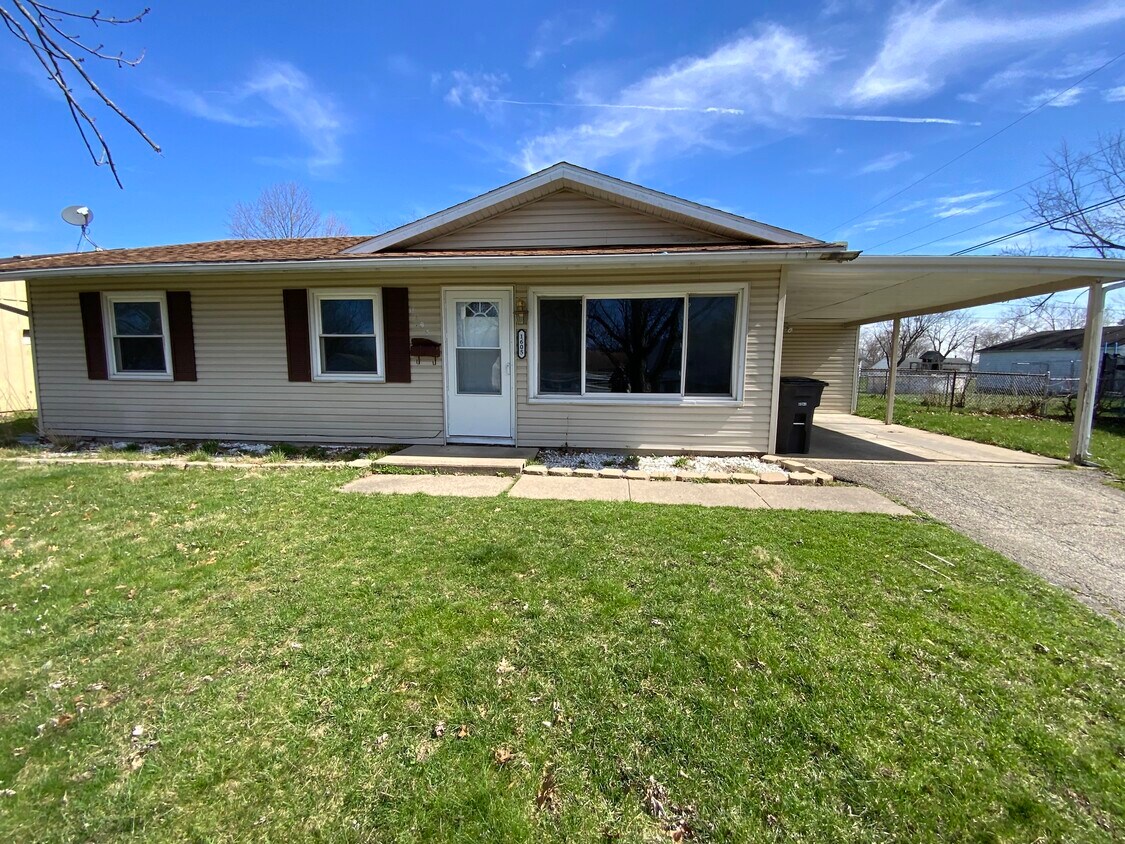 1605 Crestview Dr, Danville, IL 61832 House Rental in Danville, IL