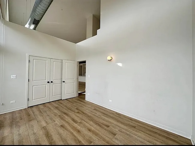 Building Photo - 3207 N Narragansett Ave