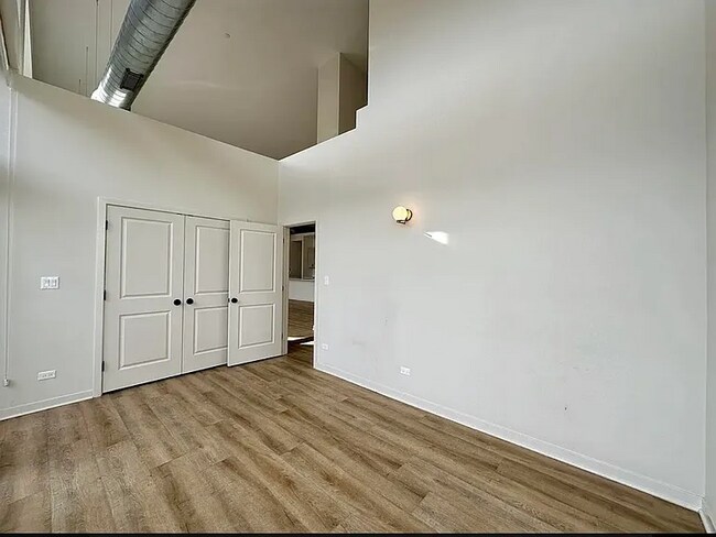 Foto del edificio - 3207 N Narragansett Ave