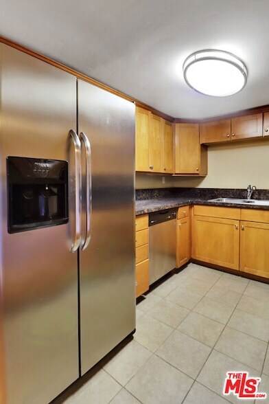 Foto del edificio - 10982 Roebling Ave
