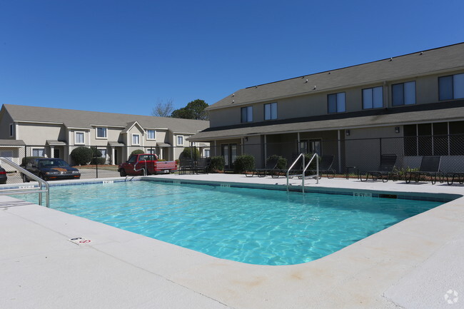 Piscina - Hampton Townhomes