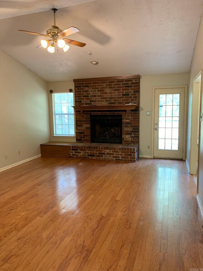 Foto del edificio - 2314 Peach Tree Dr