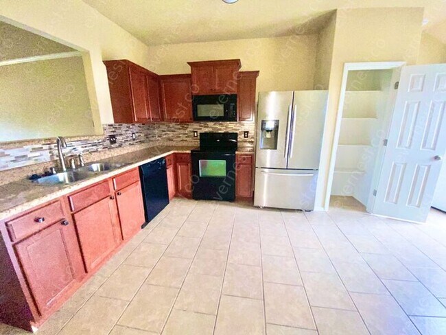 Building Photo - 14920 Parkway Meadows Dr